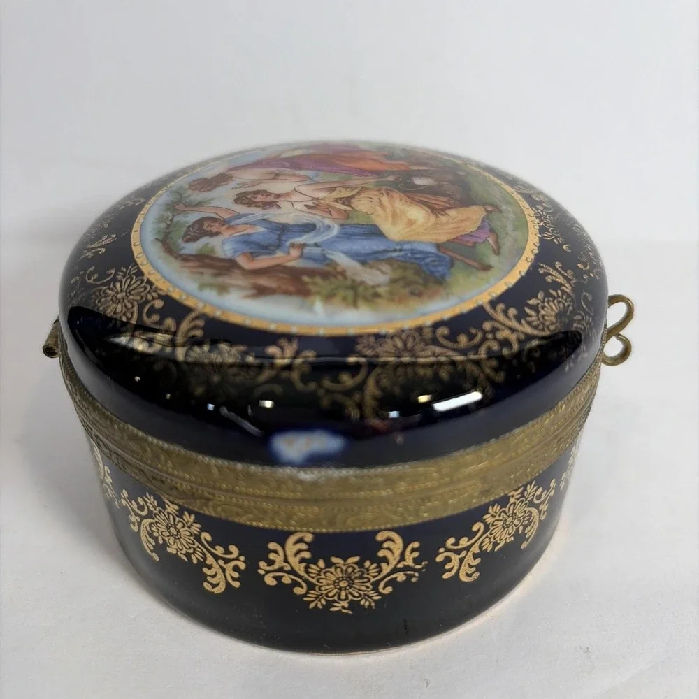 Baroque Round Trinket Powder Hand painted Box Germany Mirror Inside